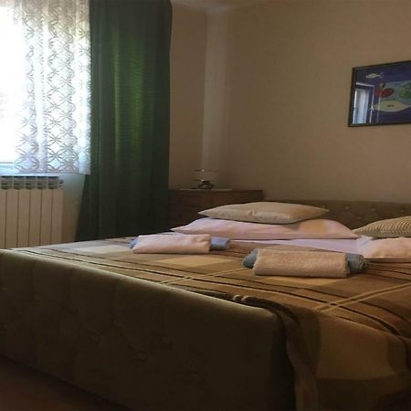 לובראן Guesthouse Villa Manda מראה חיצוני תמונה